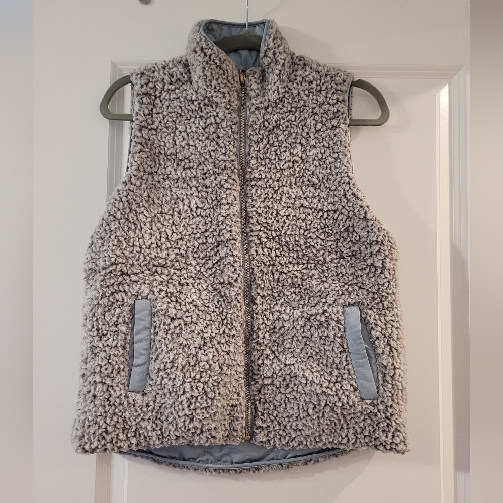 Thread‎ and Supply reversible sherpa vest